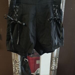 ROMWE Black High-Waist Lace-Up Ribbon Bows and heart garter belt